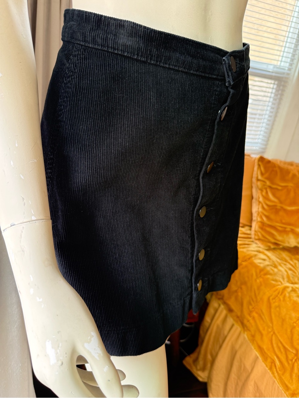 American Apparel Black A-line Mini Corduroy Skirt Buttons USA Sz S 4-6